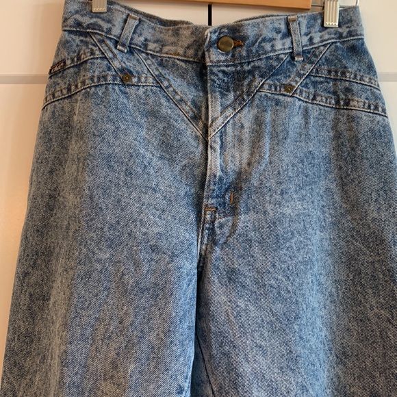 Vintage Chic Acid Wash Denim - Picture 3 of 9